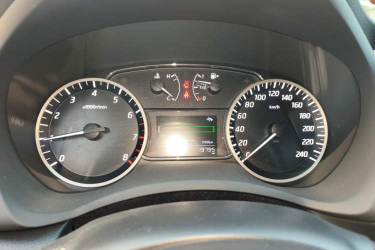 Used Nissan Sylphy 2019 1.6XL Manual Luxury Version China VI Standard Instrument Cluster