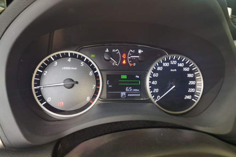 Used Nissan Sylphy 2019 1.6XV CVT Smart Connect Luxury Edition China VI Standard Instrument Cluster