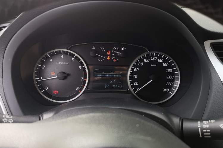 Used Nissan Sylphy 2019 1.6XV CVT Smart Connect Luxury Edition China VI Standard Instrument Cluster