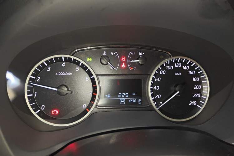 Used Nissan Sylphy 2019 1.6XV CVT Smart Connect Luxury Edition China V Standard Instrument Cluster