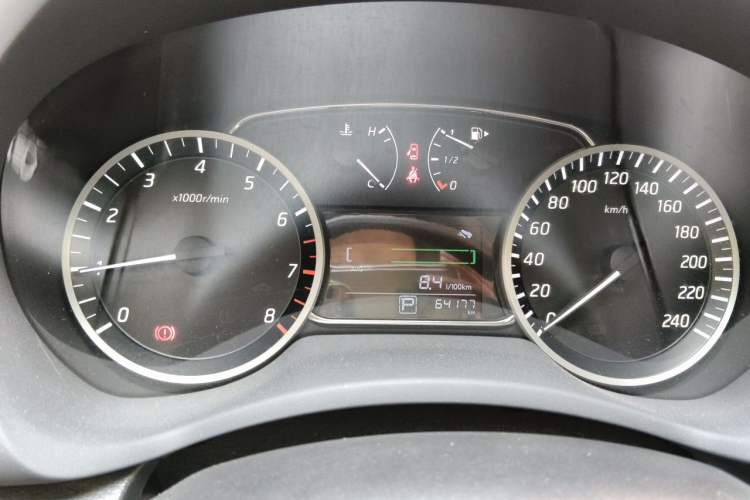 Used Nissan Sylphy 2019 1.6XV CVT Smart Connect Luxury Edition China V Standard Instrument Cluster