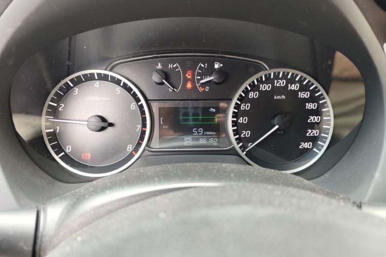 Used Nissan Sylphy 2019 1.6XV CVT Smart Connect Luxury Edition China VI Standard Instrument Cluster