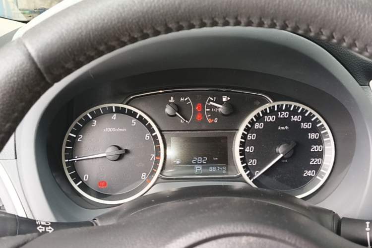 Used Nissan Sylphy 2019 1.6XV CVT Smart Connect Luxury Edition China VI Standard Instrument Cluster