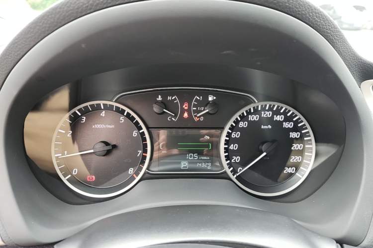 Used Nissan Sylphy 2019 1.6XV CVT Smart Connect Luxury Edition China VI Standard Instrument Cluster