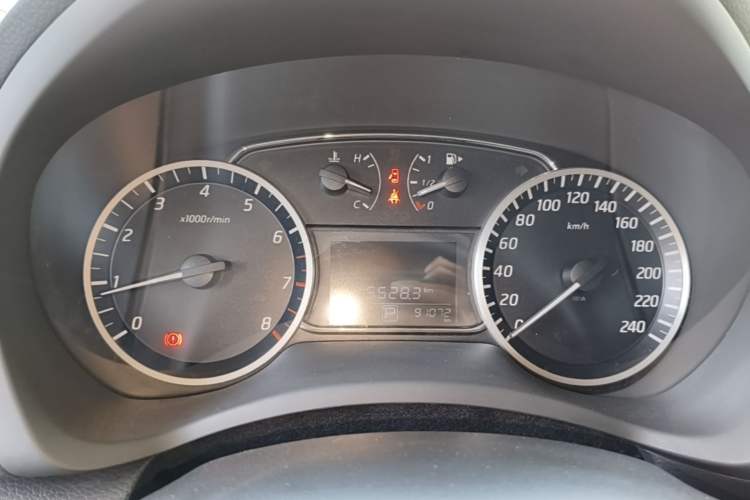 Used Nissan Sylphy 2019 1.6XV CVT Smart Connect Luxury Edition China VI Standard Instrument Cluster