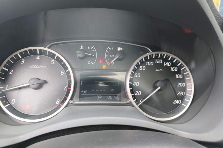 Used Nissan Sylphy 2019 1.6XV CVT Smart Connect Luxury Edition China VI Standard Instrument Cluster