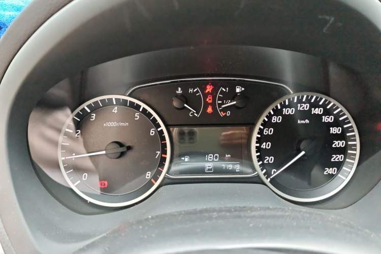 Used Nissan Sylphy 2019 1.6XV CVT Smart Connect Luxury Edition China VI Standard Instrument Cluster