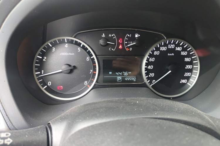 Used Nissan Sylphy 2019 1.6XV CVT Smart Connect Luxury Edition China VI Standard Instrument Cluster
