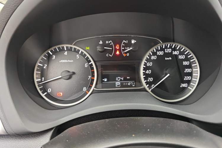 Used Nissan Sylphy 2019 1.6XV CVT Smart Connect Luxury Edition China VI Standard Instrument Cluster