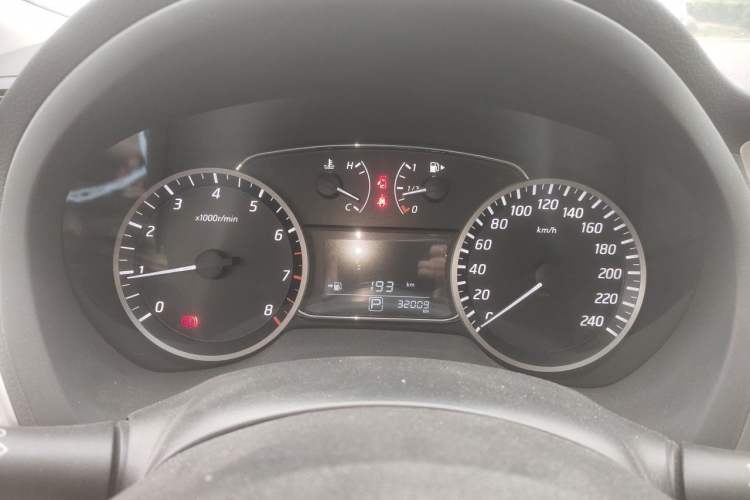 Used Nissan Sylphy 2019 1.6XV CVT Smart Connect Luxury Edition China VI Standard Instrument Cluster