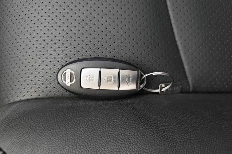 Used Nissan Sylphy 2019 1.6XV CVT Smart Connect Luxury Edition China VI Standard Interior 1
