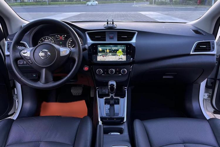 Used Nissan Sylphy 2019 1.6XV CVT Smart Connect Luxury Edition China VI Standard Interior 1