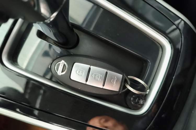 Used Nissan Sylphy 2019 1.6XV CVT Smart Connect Luxury Edition China VI Standard Interior 1