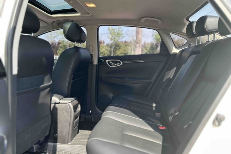 Used Nissan Sylphy 2019 1.6XV CVT Smart Connect Luxury Edition China VI Standard Interior 2