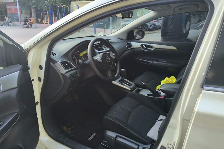 Used Nissan Sylphy 2019 Classic 1.6XE CVT Comfort Edition Interior 3