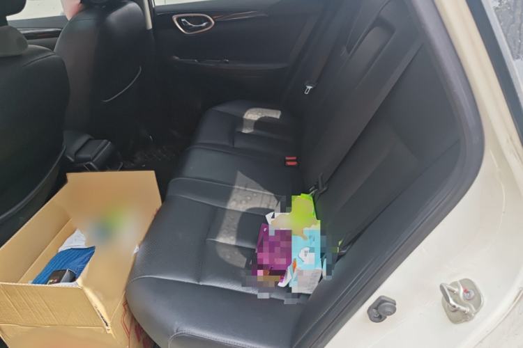 Used Nissan Sylphy 2019 1.6XV CVT Smart Connect Luxury Edition China VI Standard Interior 4