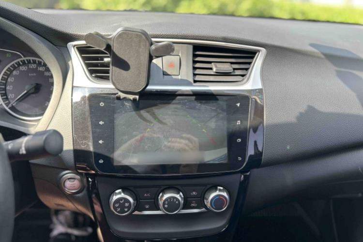 Used Nissan Sylphy 2019 1.6XV CVT Smart Connect Luxury Edition China VI Standard Interior 8