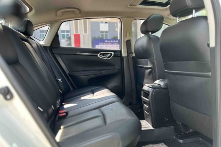 Used Nissan Sylphy 2019 1.6XV CVT Smart Connect Luxury Edition China VI Standard Interior 9