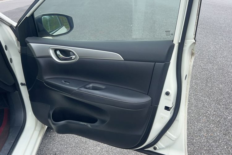 Used Nissan Sylphy 2019 Classic 1.6XE CVT Comfort Edition Interior 9