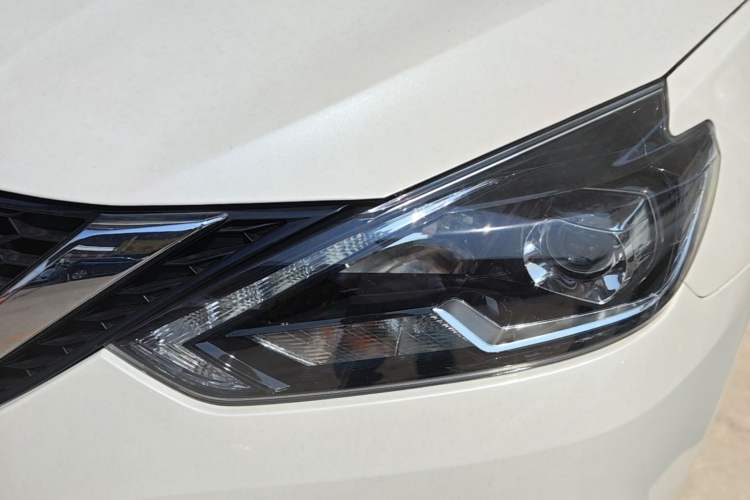 Used Nissan Sylphy 2019 1.6XV CVT Smart Connect Luxury Edition China VI Standard Left Front Headlight