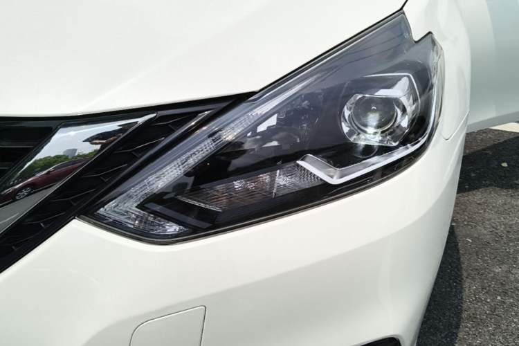 Used Nissan Sylphy 2019 1.6XV CVT Smart Connect Luxury Edition China VI Standard Left Front Headlight