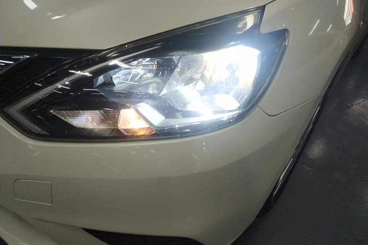 Used Nissan Sylphy 2019 Classic 1.6XE CVT Comfort Edition Left Front Headlight