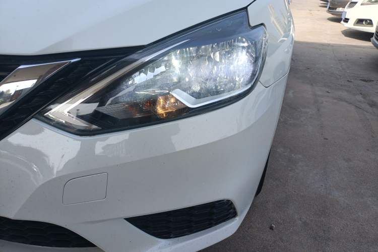 Used Nissan Sylphy 2019 Classic 1.6XE Manual Comfort Edition Left Front Headlight