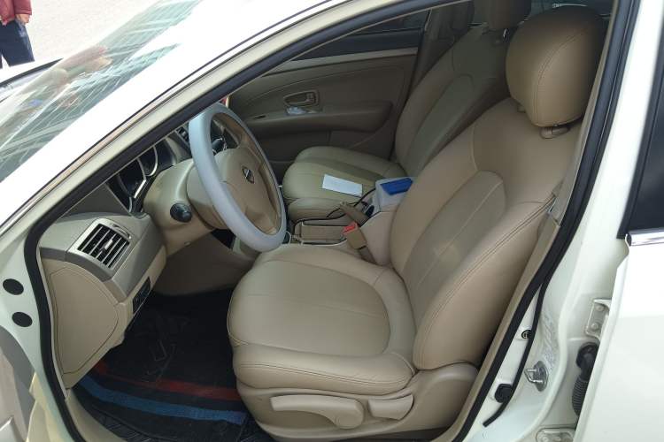 Used Nissan Sylphy 2019 Classic 1.6XE+ CVT SmartConnect Leading Edition Left Front Seat