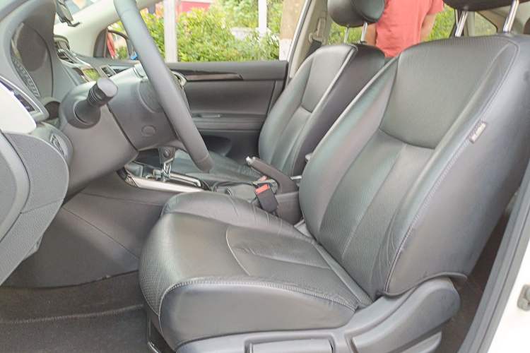 Used Nissan Sylphy 2019 1.6XV CVT Smart Connect Luxury Edition China VI Standard Left Front Seat