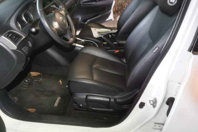 Used Nissan Sylphy 2019 1.6XV CVT Smart Connect Luxury Edition China VI Standard Left Front Seat