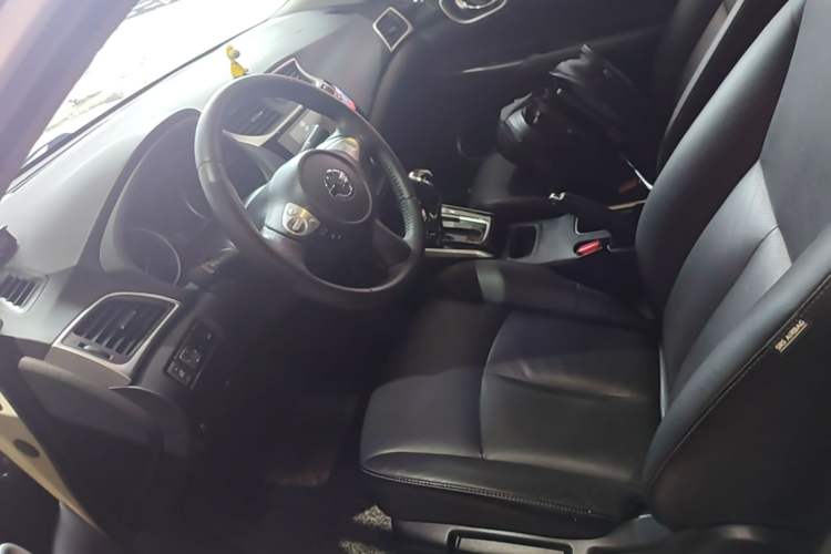 Used Nissan Sylphy 2019 1.6XV CVT Smart Connect Luxury Edition China VI Standard Left Front Seat