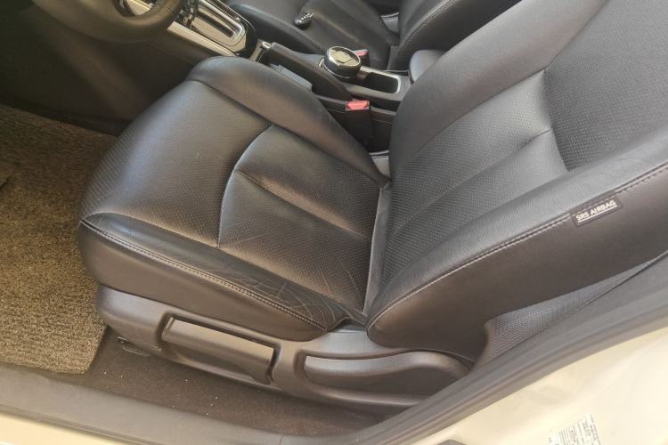 Used Nissan Sylphy 2019 1.6XV CVT Smart Connect Luxury Edition China VI Standard Left Front Seat
