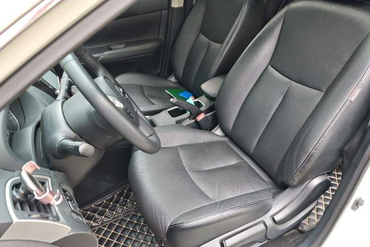 Used Nissan Sylphy 2019 1.6XV CVT Smart Connect Luxury Edition China VI Standard Left Front Seat