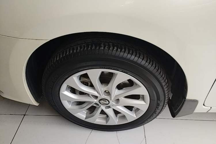 Used Nissan Sylphy 2019 1.6XV CVT Smart Connect Luxury Edition China V Standard Left Front Wheel Hub