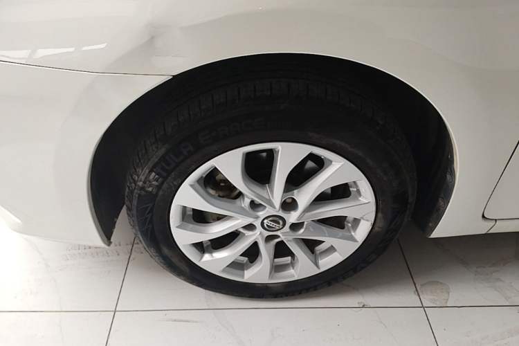 Used Nissan Sylphy 2019 1.6XV CVT Smart Connect Luxury Edition China VI Standard Left Front Wheel Hub