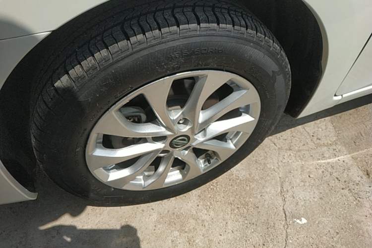 Used Nissan Sylphy 2019 Classic 1.6XE CVT Comfort Edition Left Front Wheel Hub