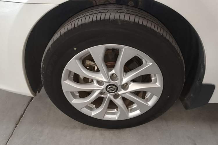 Used Nissan Sylphy 2019 1.6XV CVT Smart Connect Luxury Edition China VI Standard Left Front Wheel Hub