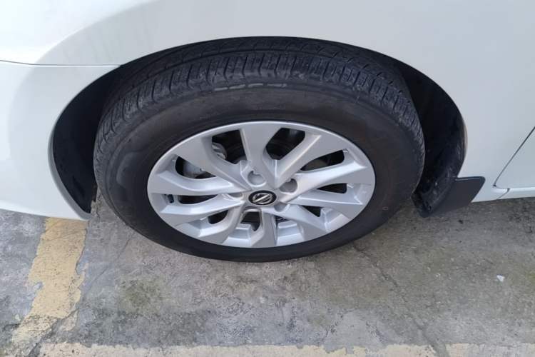 Used Nissan Sylphy 2019 1.6XV CVT Smart Connect Luxury Edition China VI Standard Left Front Wheel Hub