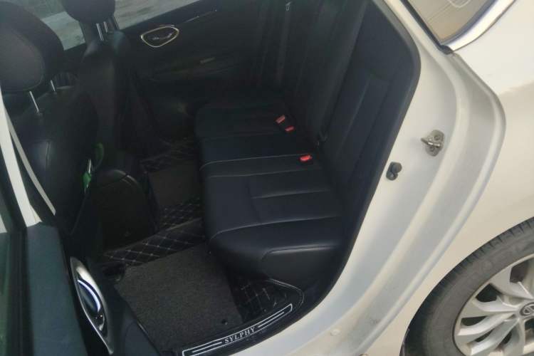 Used Nissan Sylphy 2019 1.6XV CVT Smart Connect Luxury Edition China VI Standard Left Rear Seat