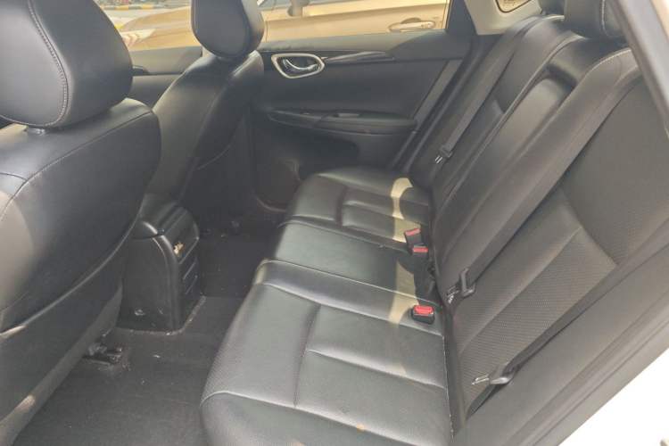 Used Nissan Sylphy 2019 1.6XV CVT Smart Connect Luxury Edition China VI Standard Left Rear Seat