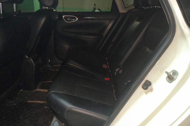 Used Nissan Sylphy 2019 1.6XV CVT Smart Connect Luxury Edition China V Standard Left Rear Seat