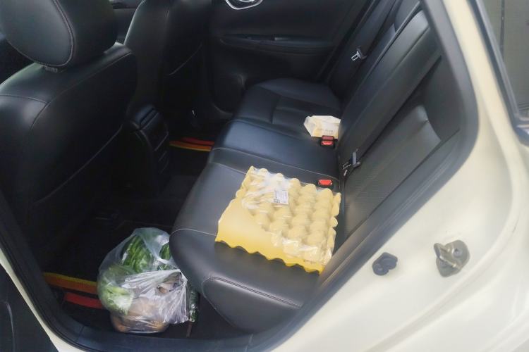 Used Nissan Sylphy 2019 1.6XV CVT Smart Connect Luxury Edition China V Standard Left Rear Seat