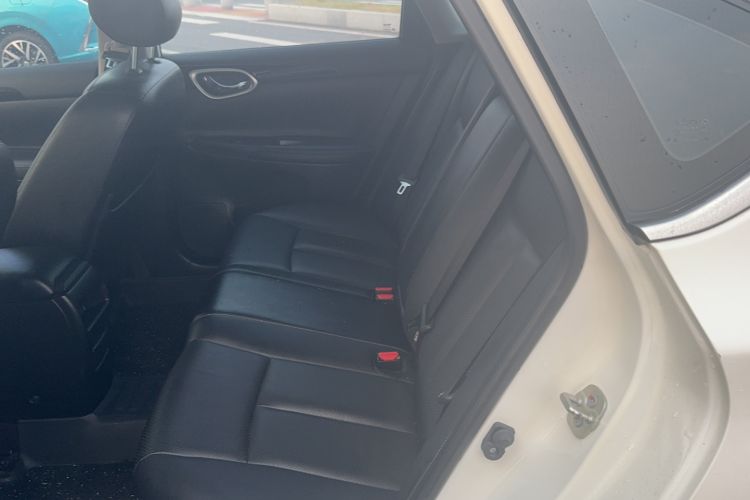 Used Nissan Sylphy 2019 1.6XV CVT Smart Connect Luxury Edition China VI Standard Left Rear Seat
