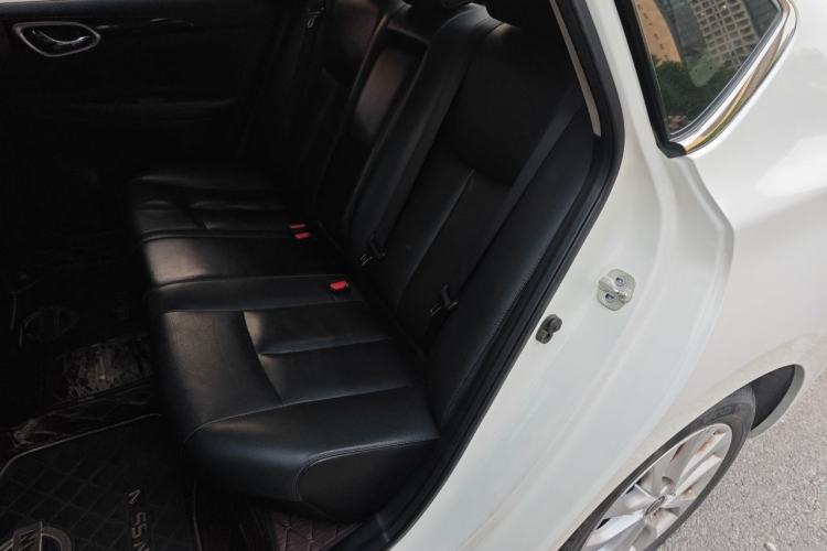 Used Nissan Sylphy 2019 1.6XV CVT Smart Connect Luxury Edition China VI Standard Left Rear Seat
