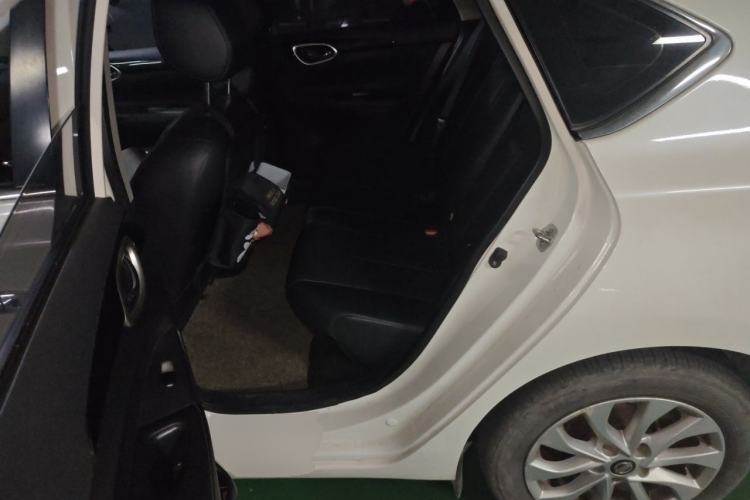 Used Nissan Sylphy 2019 1.6XV CVT Smart Connect Luxury Edition China V Standard Left Rear Seat