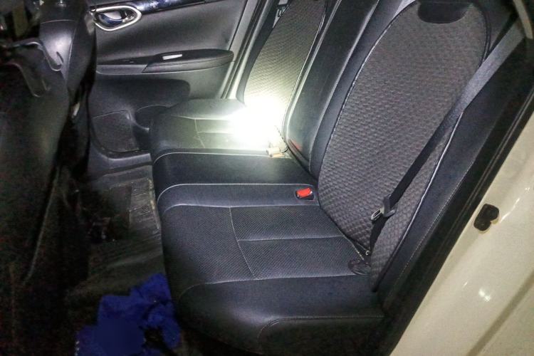 Used Nissan Sylphy 2019 1.6XV CVT Smart Connect Luxury Edition China VI Standard Left Rear Seat
