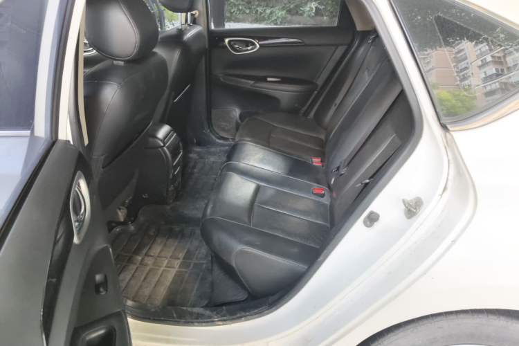 Used Nissan Sylphy 2019 1.6XV CVT Smart Connect Luxury Edition China VI Standard Left Rear Seat