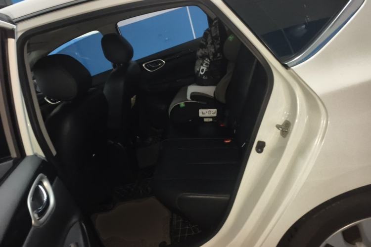Used Nissan Sylphy 2019 1.6XV CVT Smart Connect Luxury Edition China VI Standard Left Rear Seat