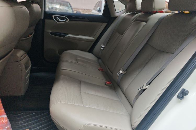 Used Nissan Sylphy 2019 1.6XV CVT Smart Connect Luxury Edition China VI Standard Left Rear Seat