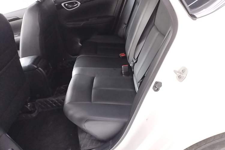Used Nissan Sylphy 2019 1.6XV CVT Smart Connect Luxury Edition China VI Standard Left Rear Seat